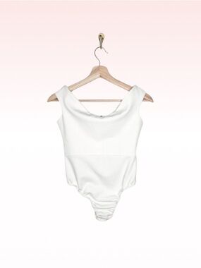 MISSGUIDED White Off shoulder Bodysuit (Sz 4)